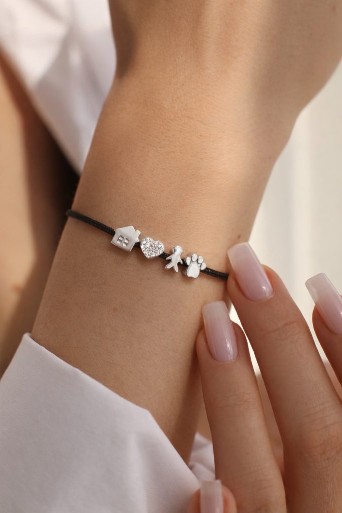 браслет Sense Jewelry з декількома різними шармами